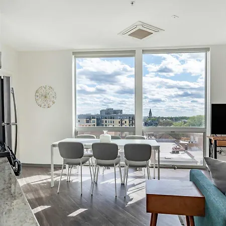 Brand New 2Br Chicago City Escape