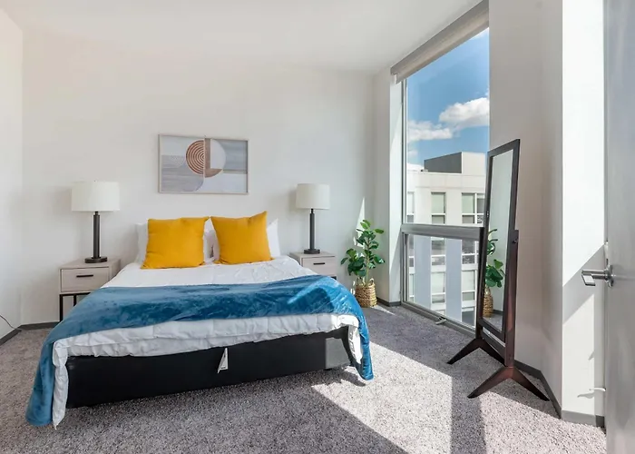 Brand New 2br Escape * Chicago
