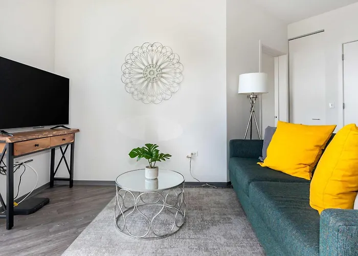 Apartment Brand New 2br Escape Chicago